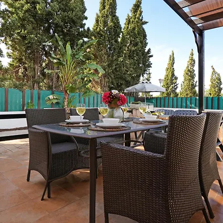 Anthia - 2bed With Large Pool Ferienhaus *