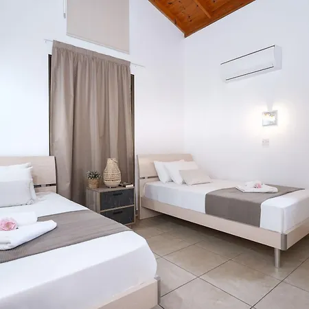 Anthia - 2bed With Large Pool Ferienhaus *