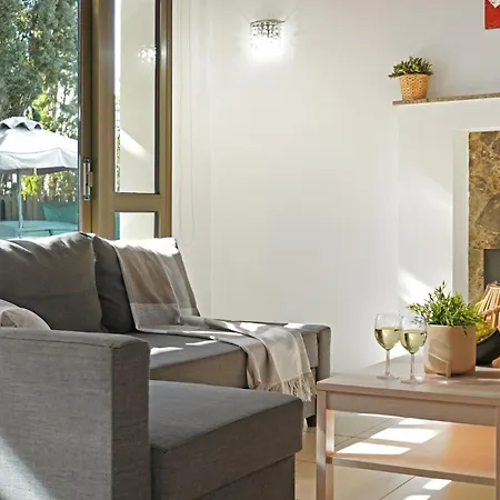 Anthia - 2bed With Large Pool Ferienhaus