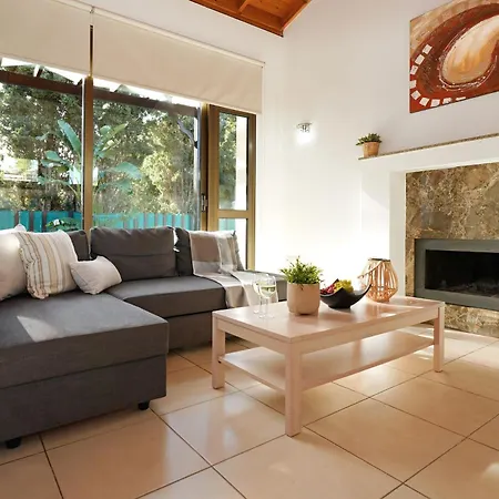 Anthia - 2bed With Large Pool Ferienhaus *